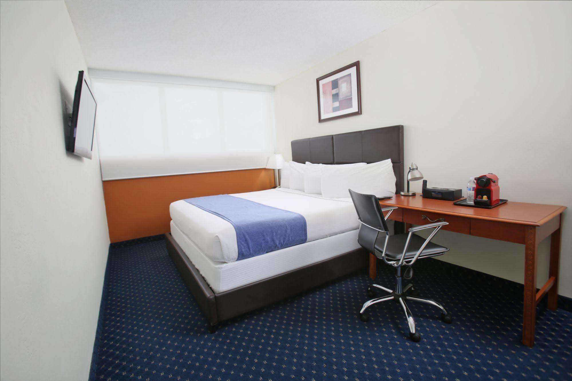 San Juan Airport Hotel Extérieur photo